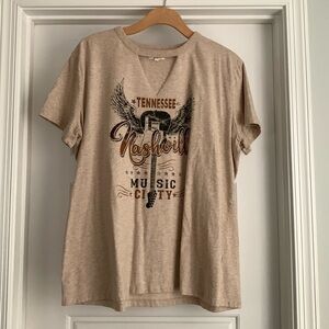 Maurice’s graphic tee Nashville